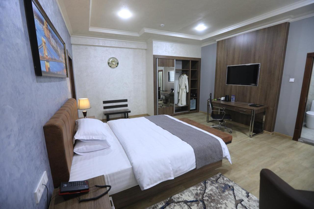 Chlnor Hotel Andijon Zewnętrze zdjęcie