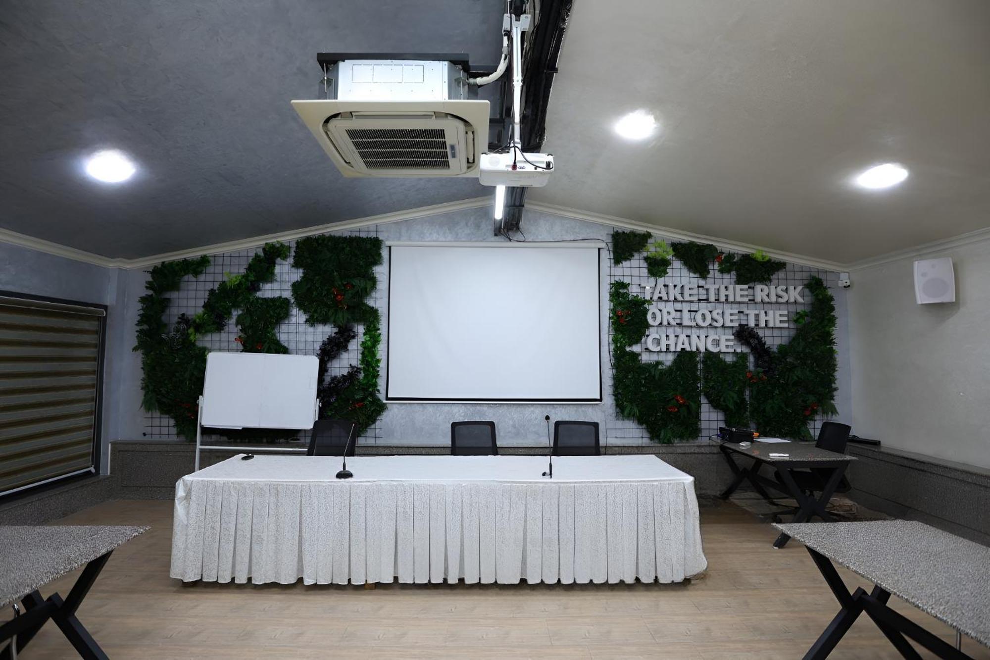 Chlnor Hotel Andijon Zewnętrze zdjęcie